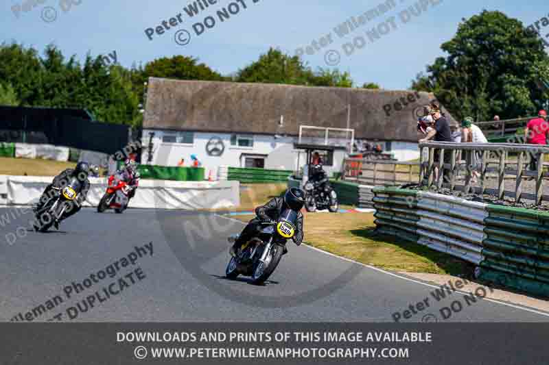 Vintage motorcycle club;eventdigitalimages;mallory park;mallory park trackday photographs;no limits trackdays;peter wileman photography;trackday digital images;trackday photos;vmcc festival 1000 bikes photographs